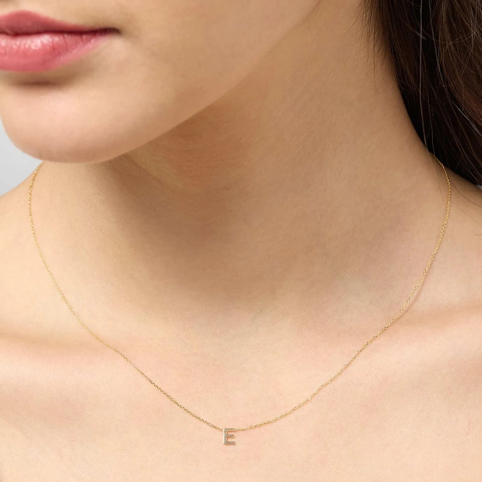 Halsband 9k guld - bokstav E, 43cm 2