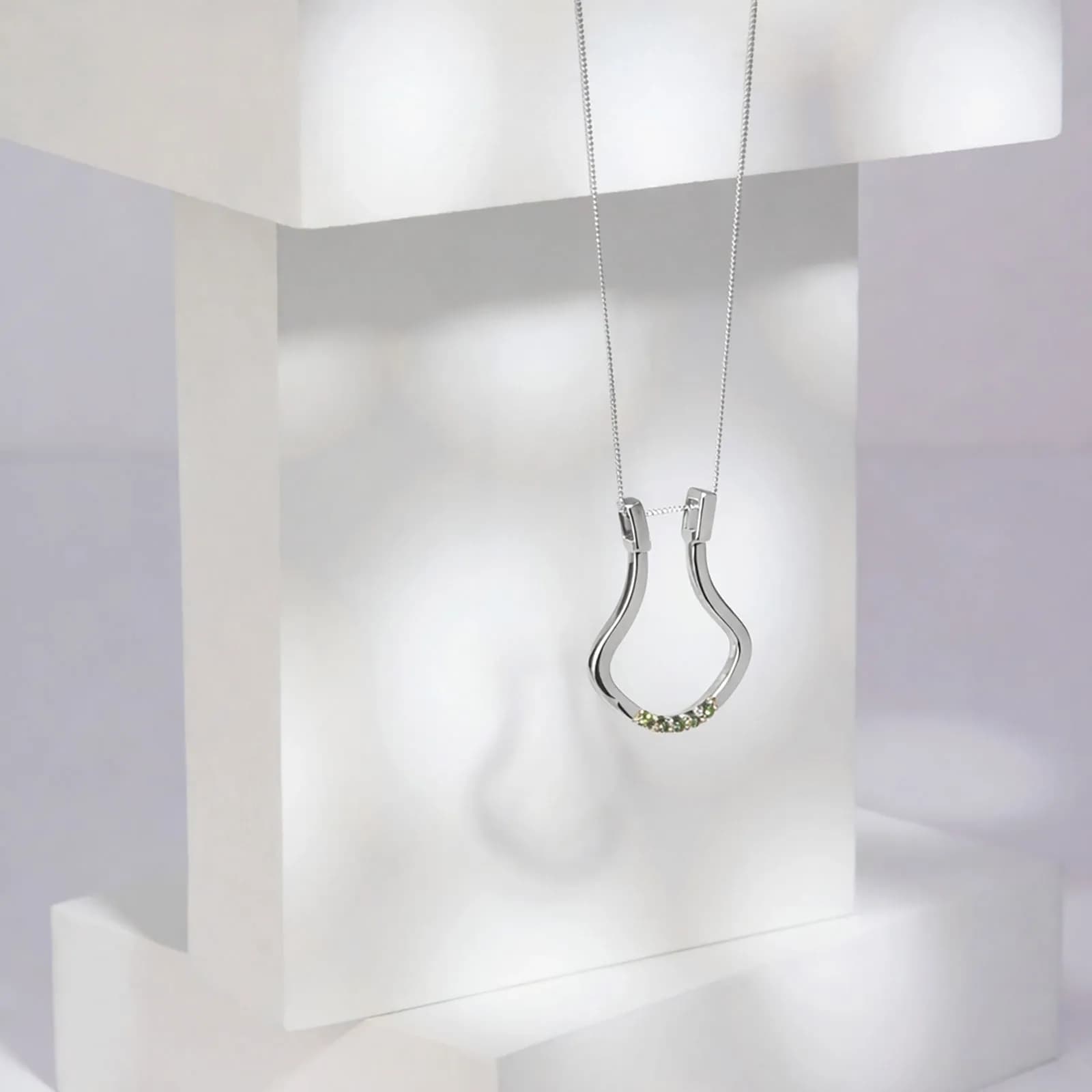 Je t´aime 9K vitguld ringhållare - Porte Bague Emerald 3