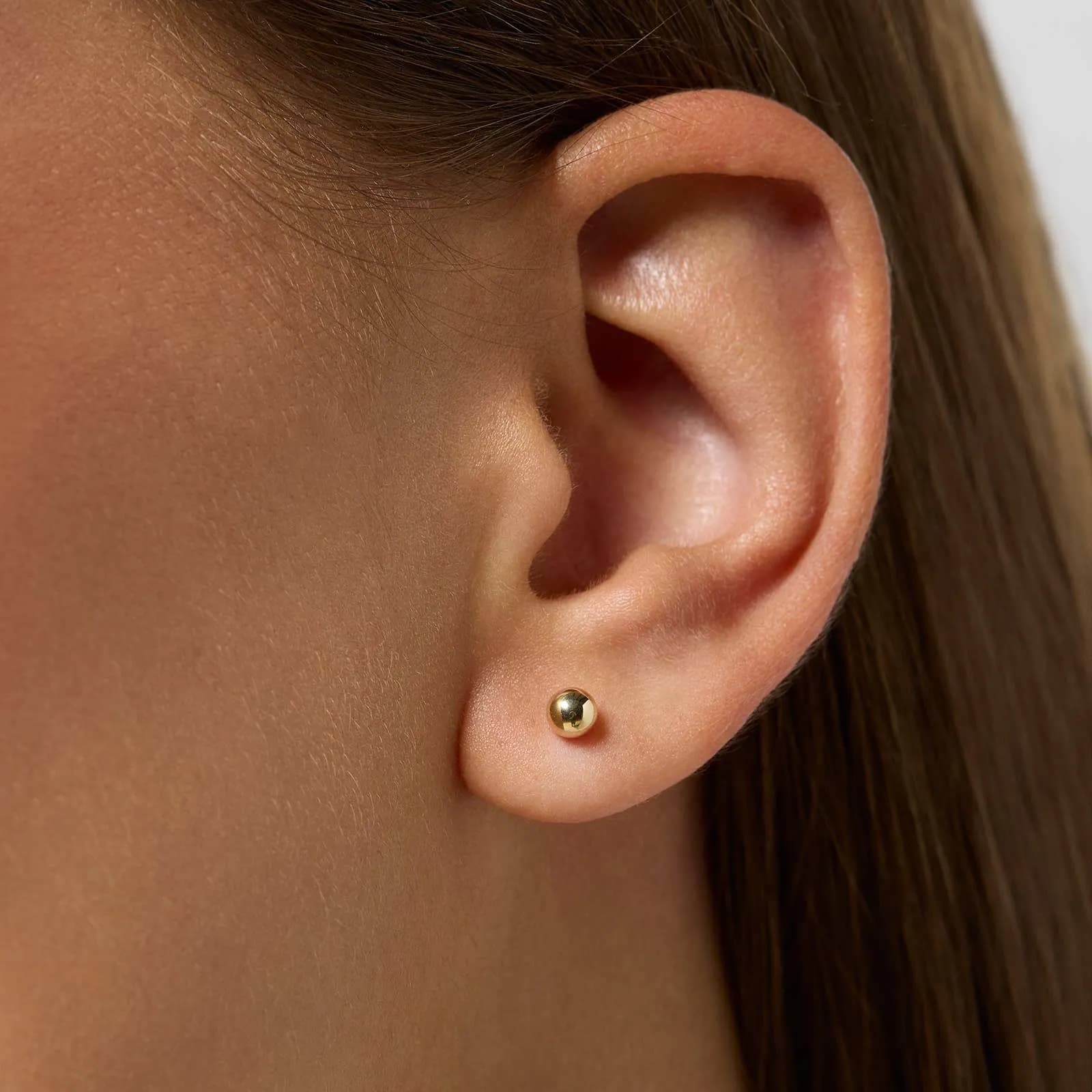 Örhängen 18k guld - kulor, 4mm 2
