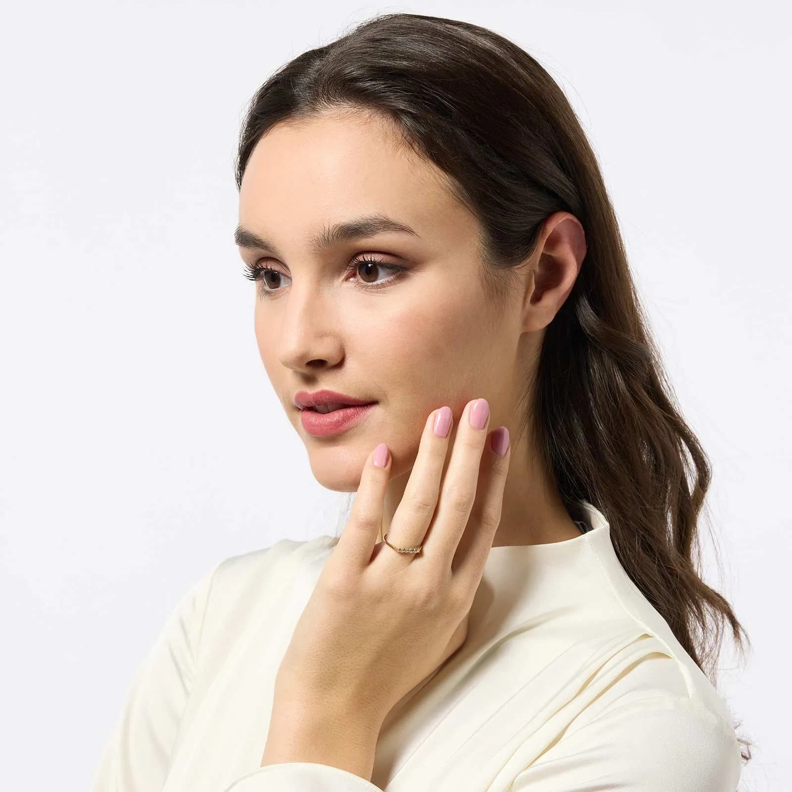 Ring 18k guld - fem Kubisk Zirkonia 3