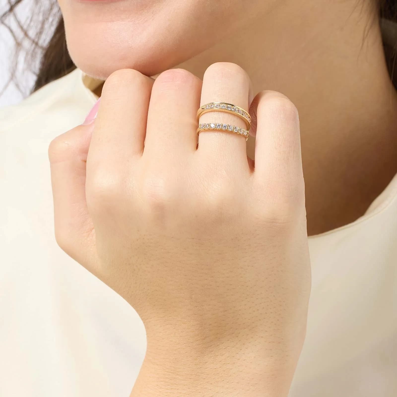 Ring 18k guld - fem Kubisk Zirkonia 5