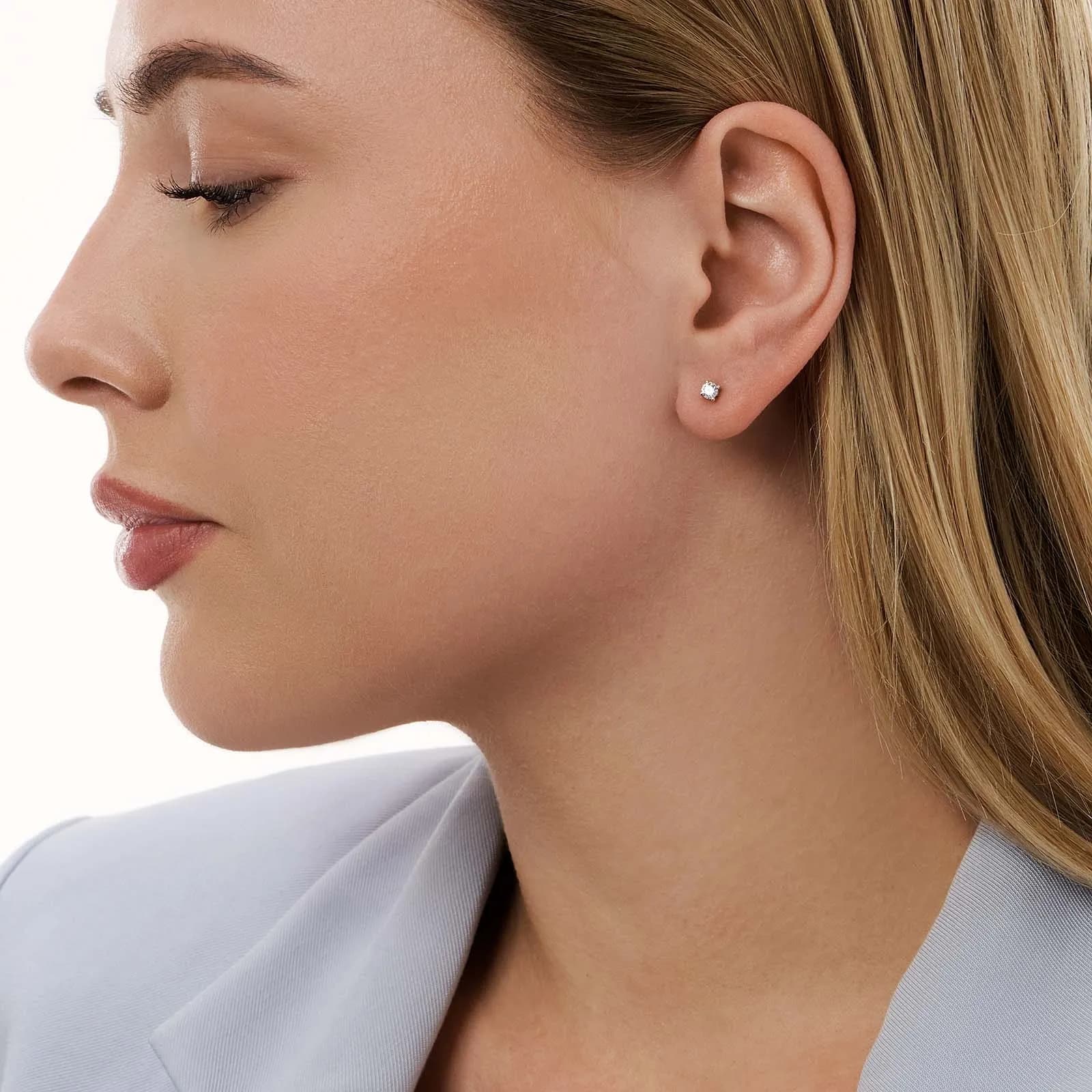 Örhängen studs 18k vitguld med 0,3 ct labbodlade diamanter 2