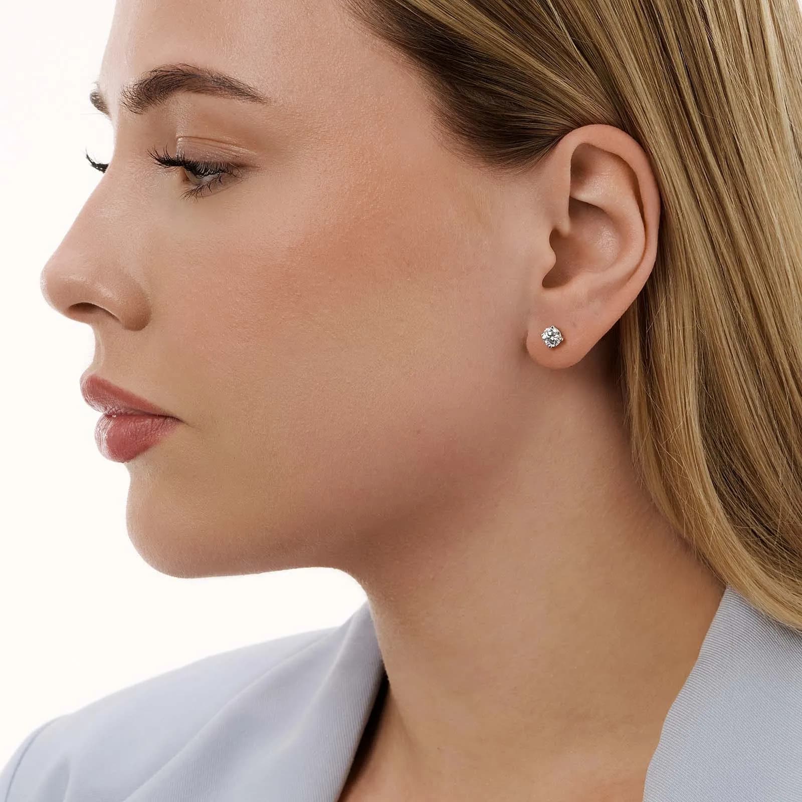 Örhängen studs 18k vitguld med 1,0 ct labbodlade diamanter 2