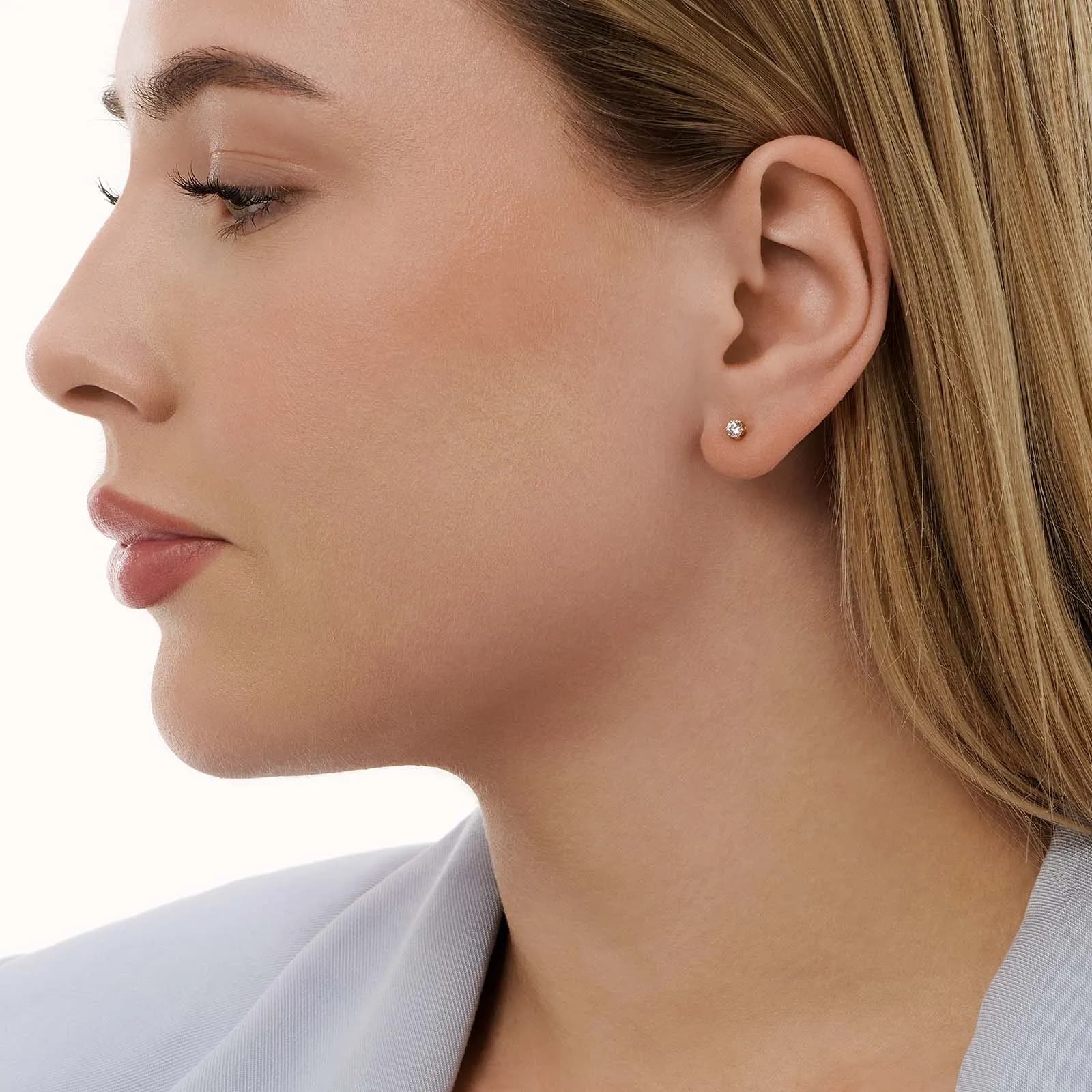 Örhängen studs 18k guld med 0,3 ct labbodlade diamanter 2