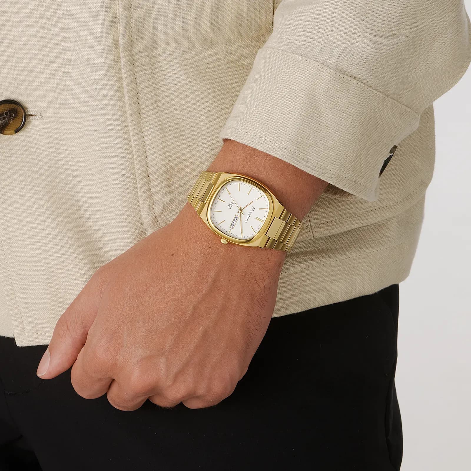 Moretime damklocka vit/guld, metallband - M44747-132 2