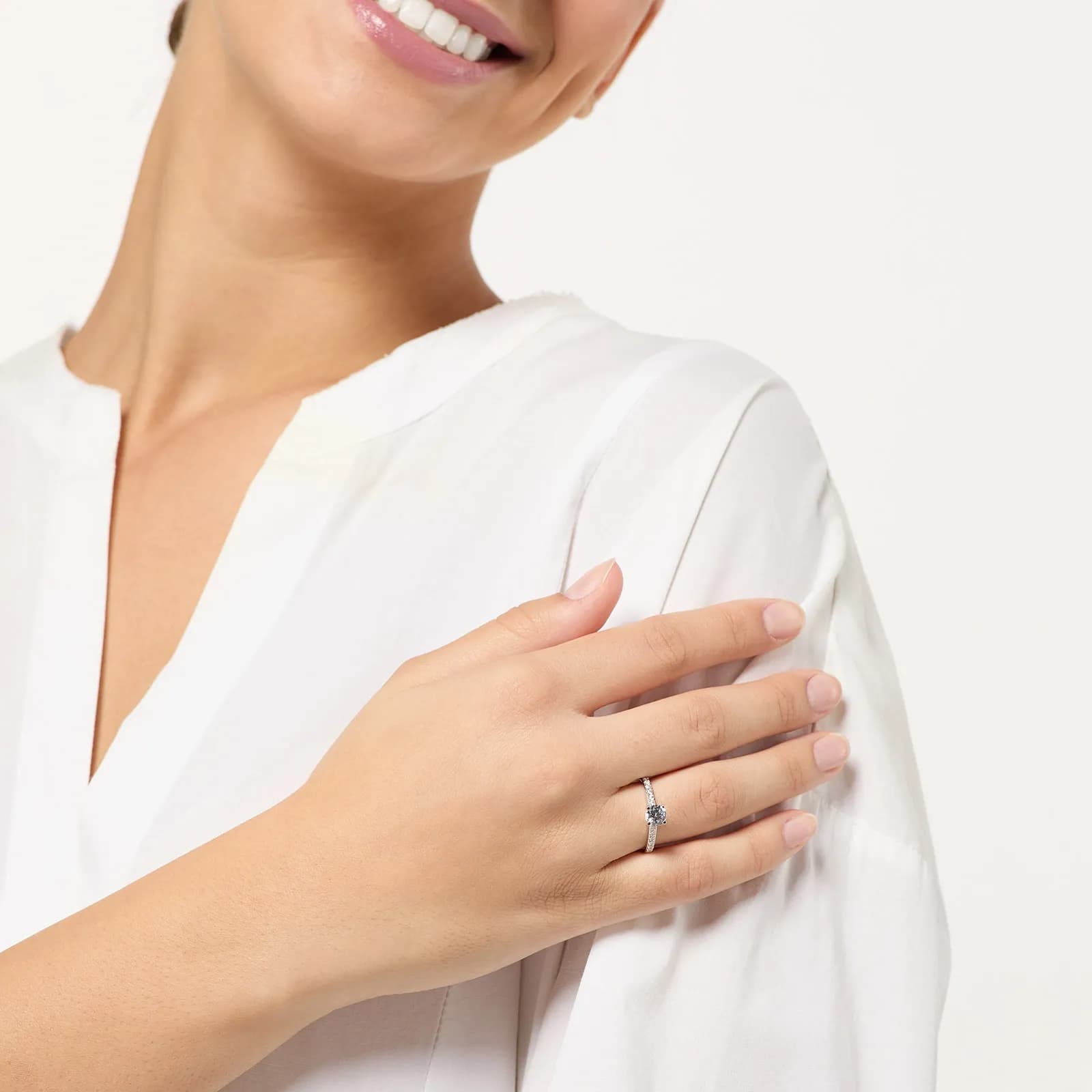 Ring Kerstin - 18k vitguld, labbodlade diamanter 0,7 carat 2