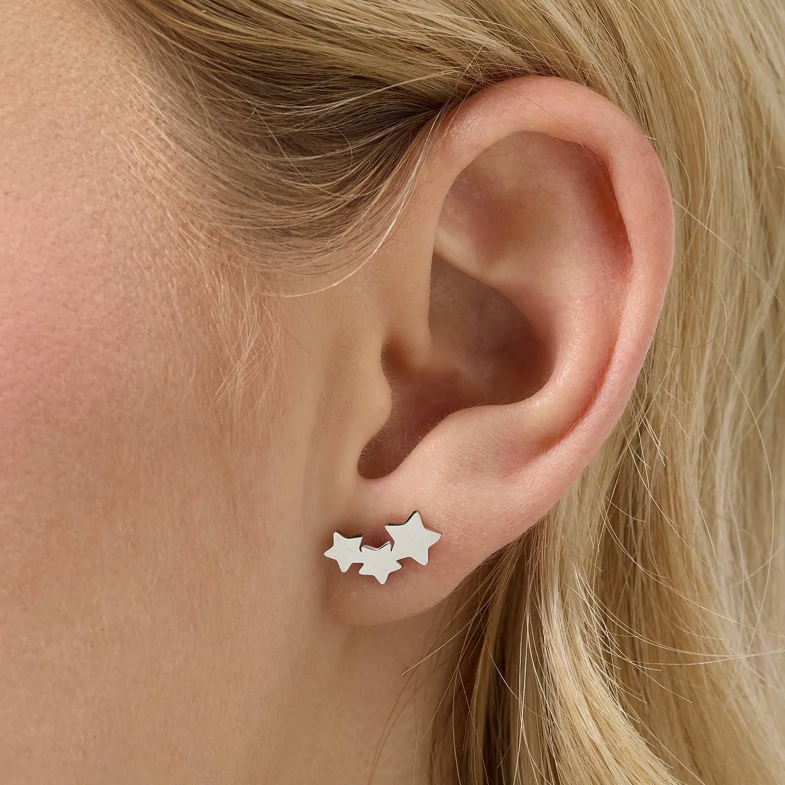 Stålörhängen studs med tre stjärnor 2