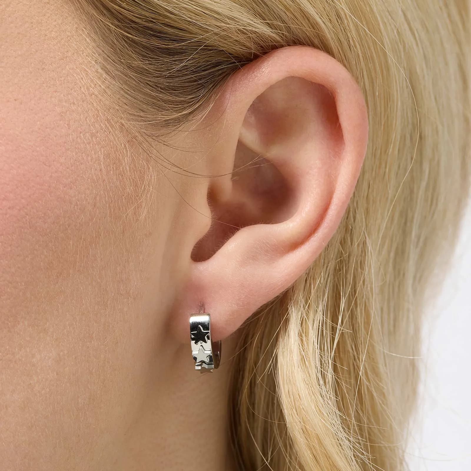 Stålörhängen hoops med tre stjärnor 14mm 2
