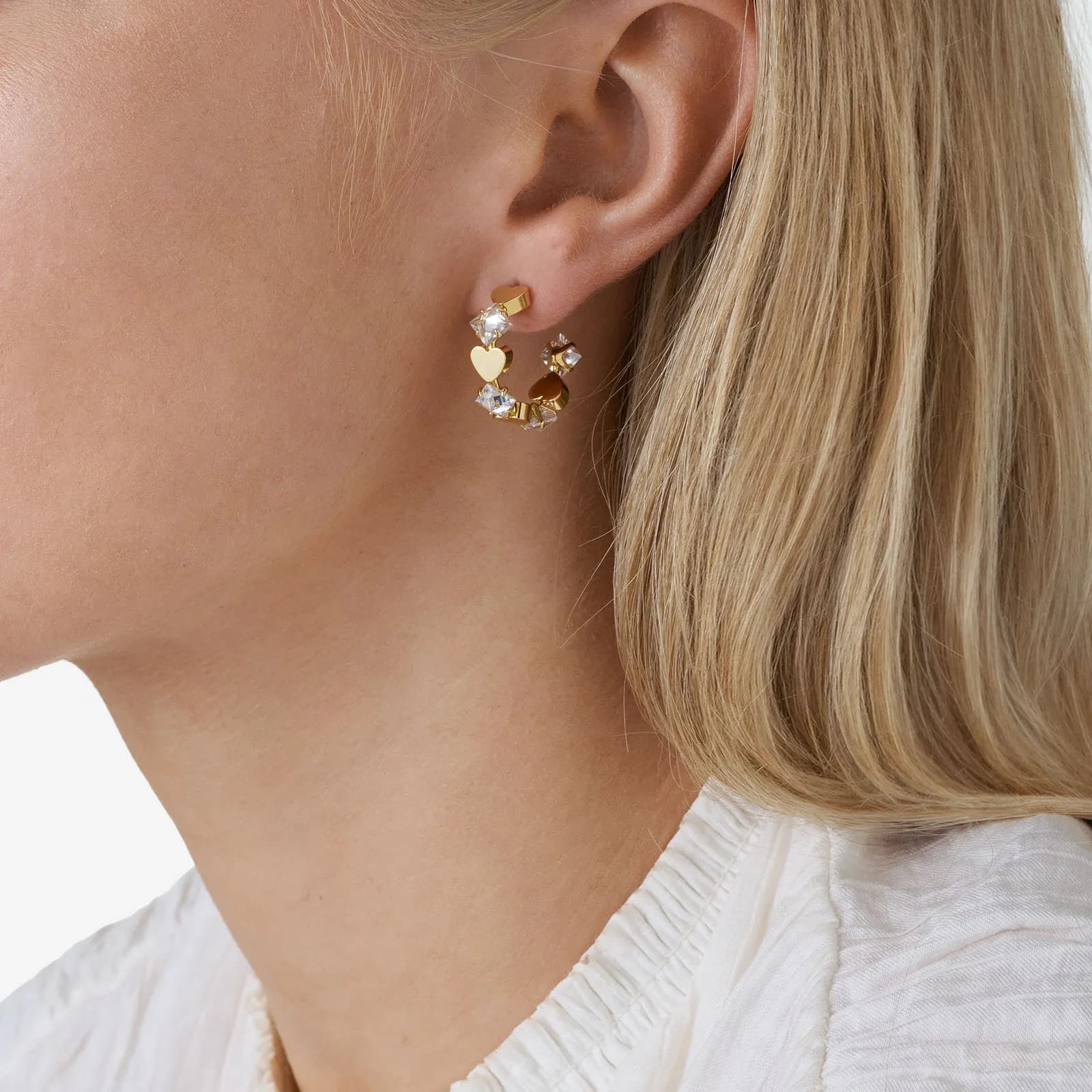18k guldpläterade örhängen - hoops med hjärtan, 15mm 2
