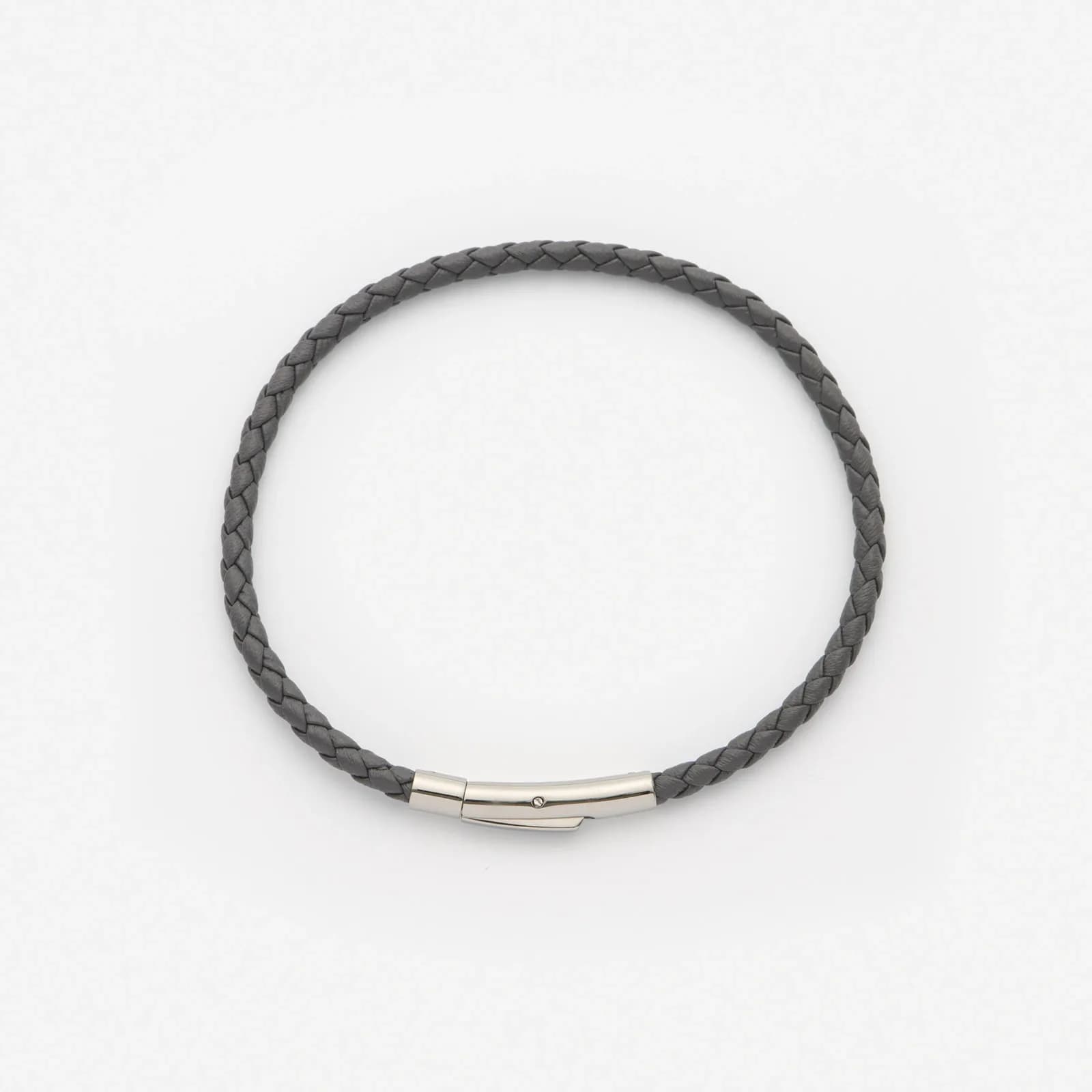 Grått läderarmband med stålspänne