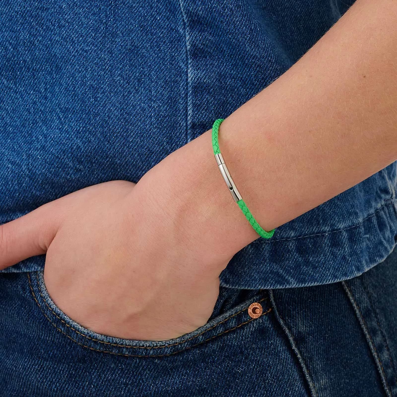 Limegrönt läderarmband med stålspänne 2