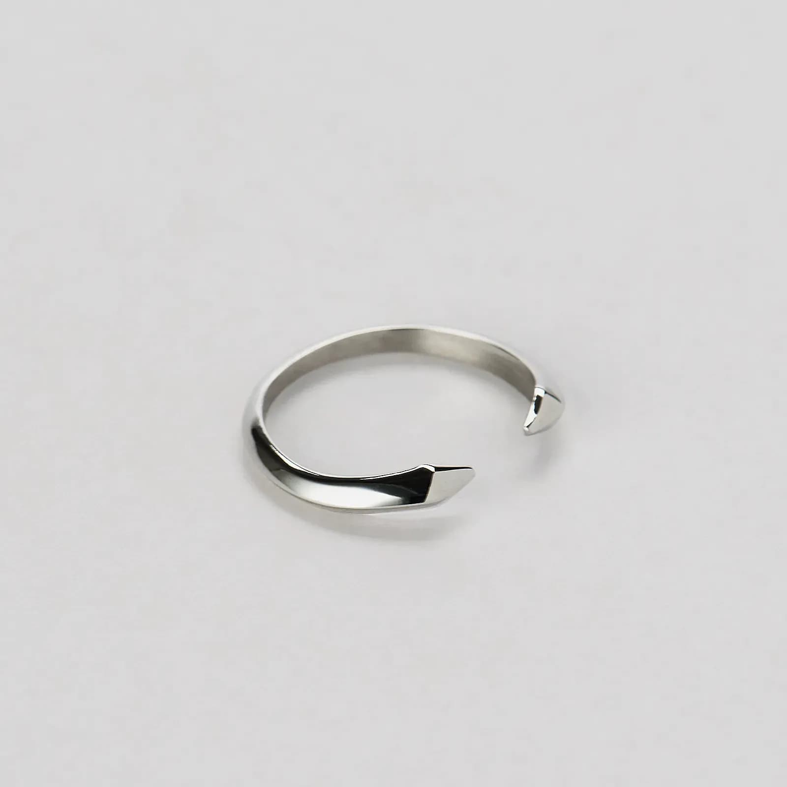 Ring i stål med öppning: Fang