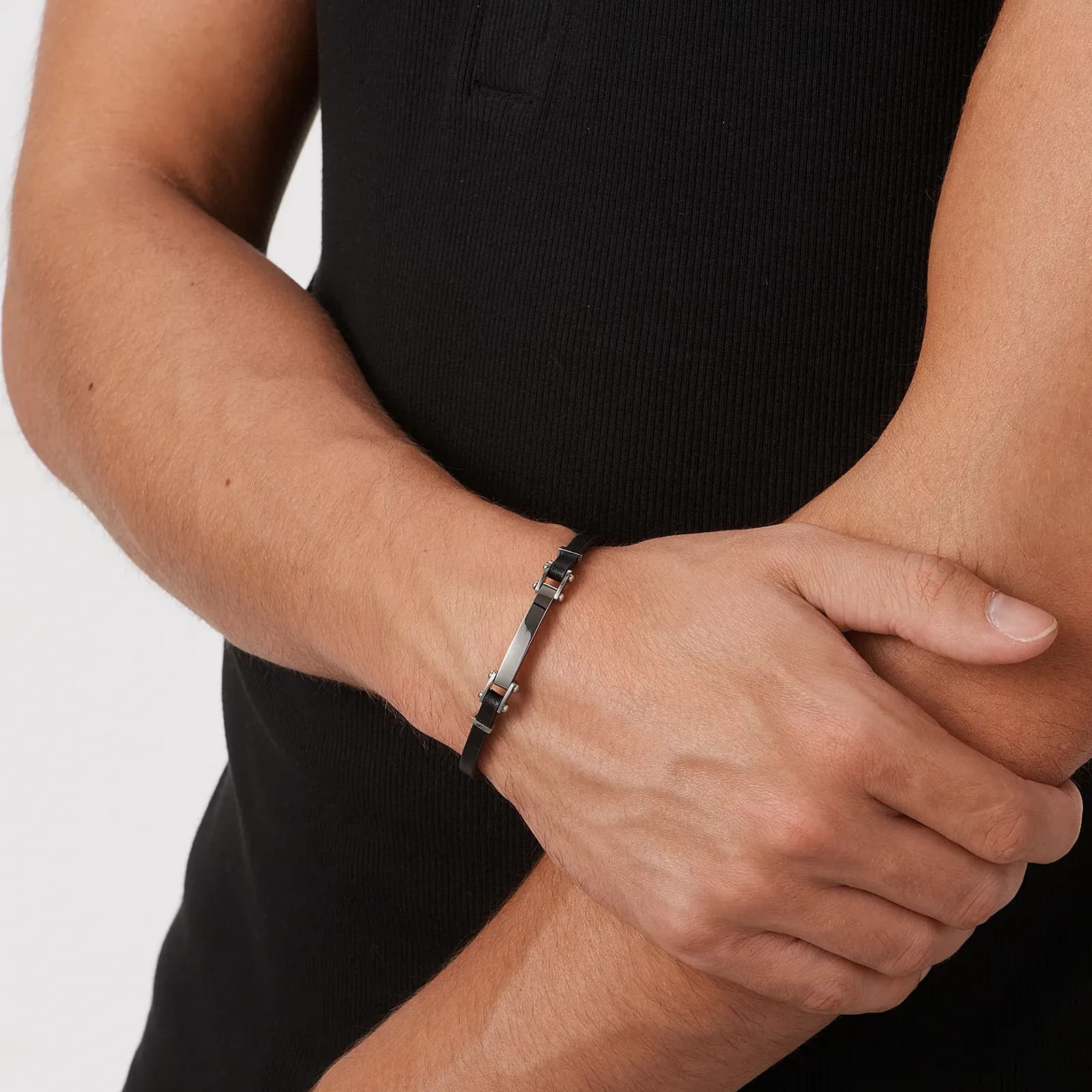 Silverfärgat armband, ID-bricka med svart läder - 19+2,5 cm 2