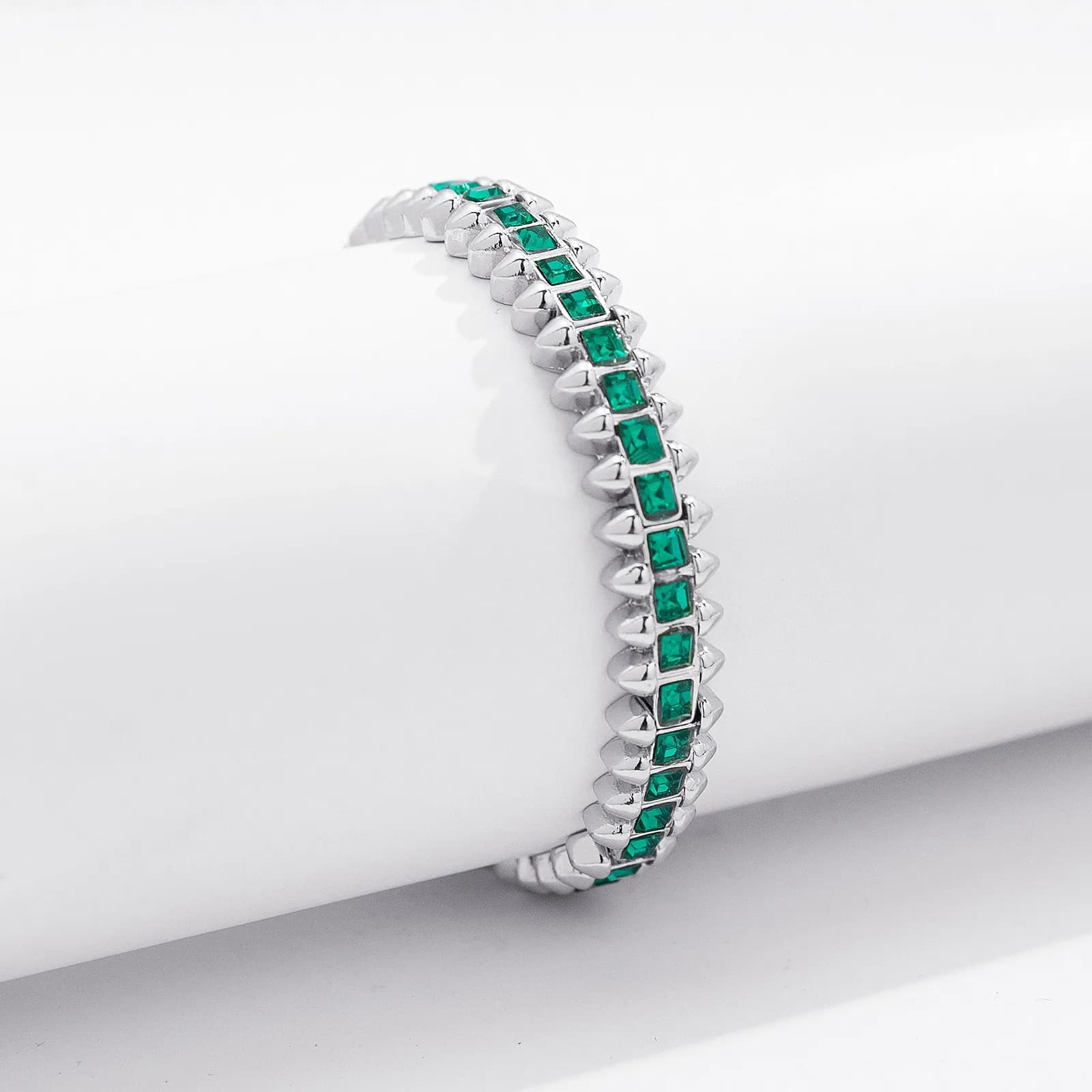 Silverfärgat armband Spike Noir, gröna stenar - Elastiskt