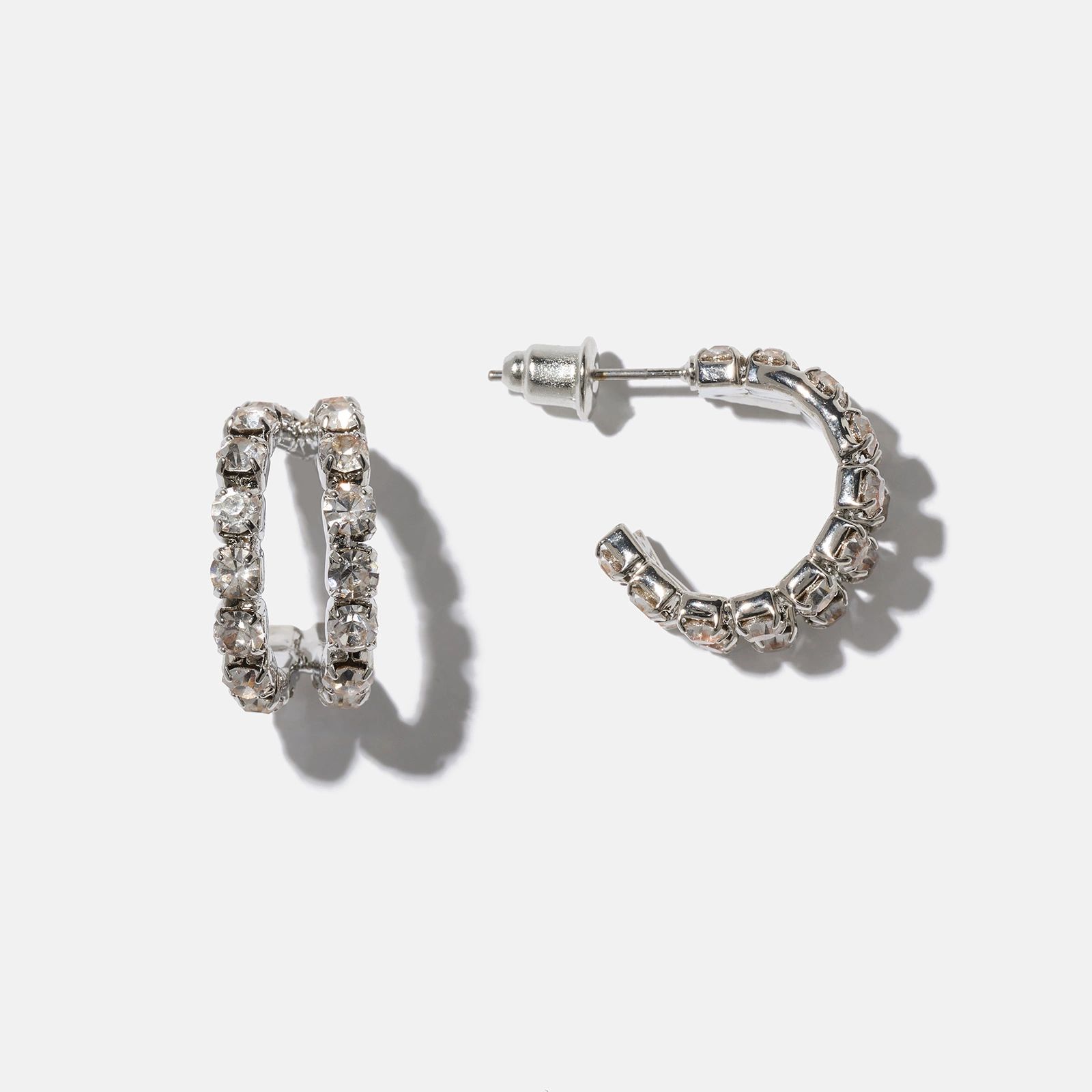 Silverf&auml;rgade &ouml;rh&auml;ngen, vita stenar - hoops 15 mm