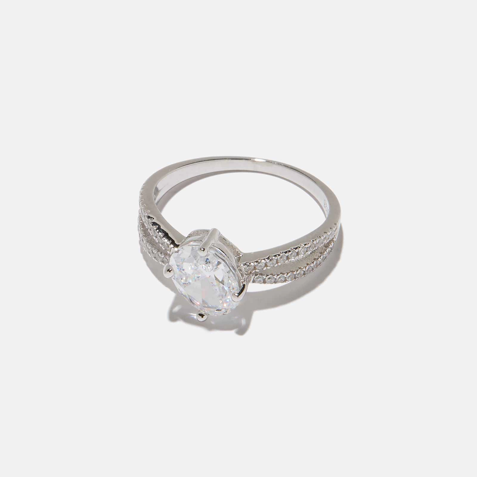 SILVER 925 Ring i äkta silver – oval sten