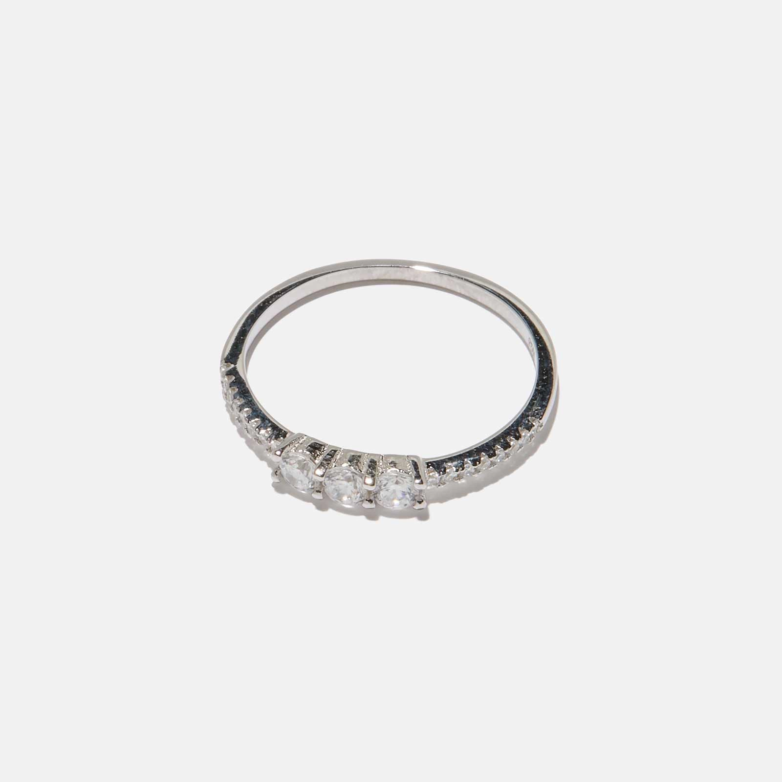 SILVER 925 Ring i äkta silver – tre stenar