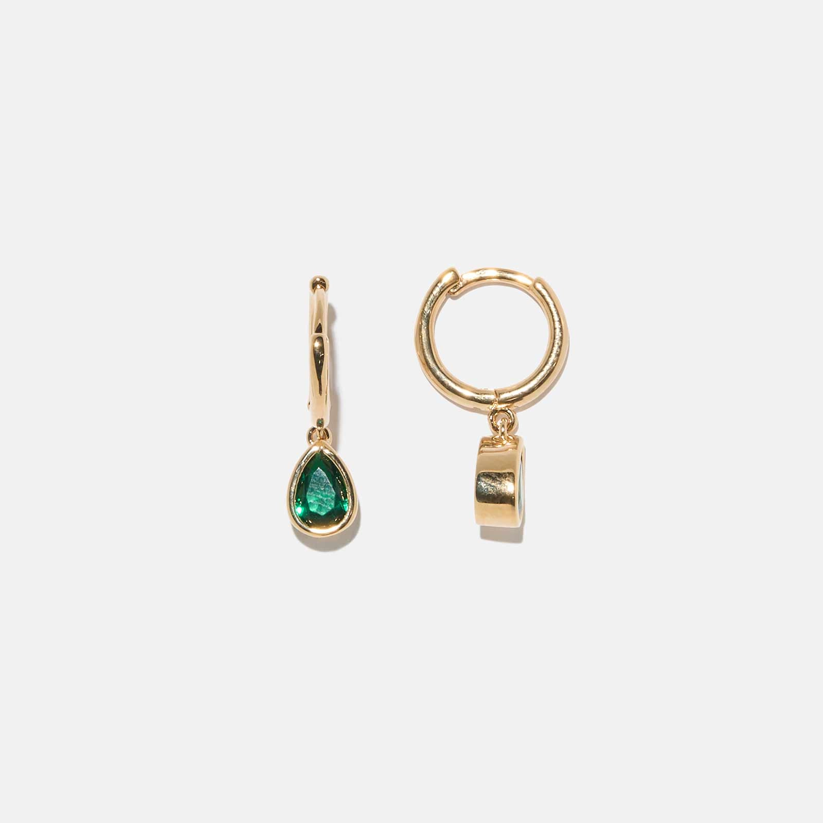 18k guldpläterade örhängen – hoops droppe grön sten