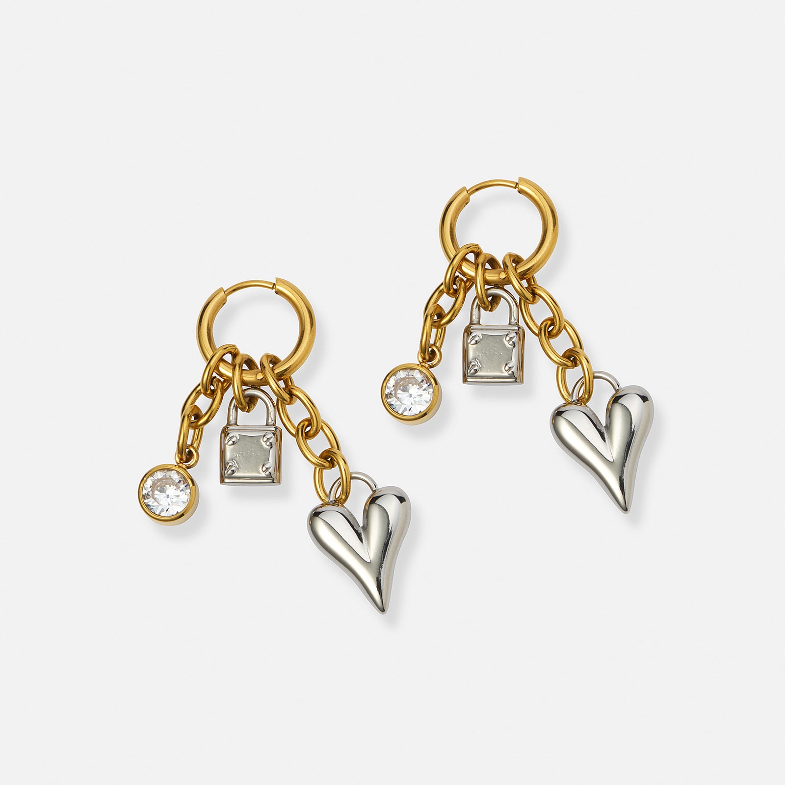 Guldpl&auml;terade st&aring;l&ouml;rh&auml;ngen, hoops med 3 berlocker