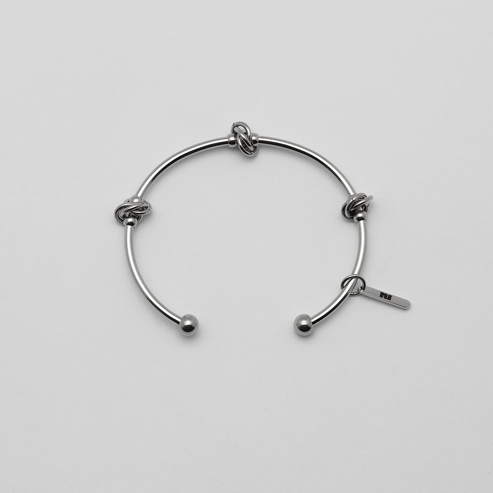 Armband i stål, bangle med knutar - 2,5 x 66,5 mm
