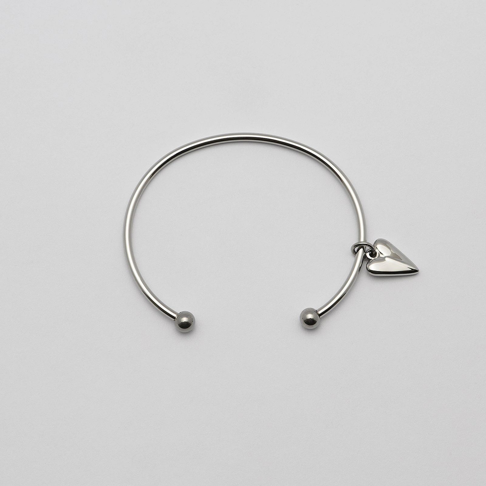 Armband i stål, bangle med hjärta - 2,5 mm x 66,5 mm