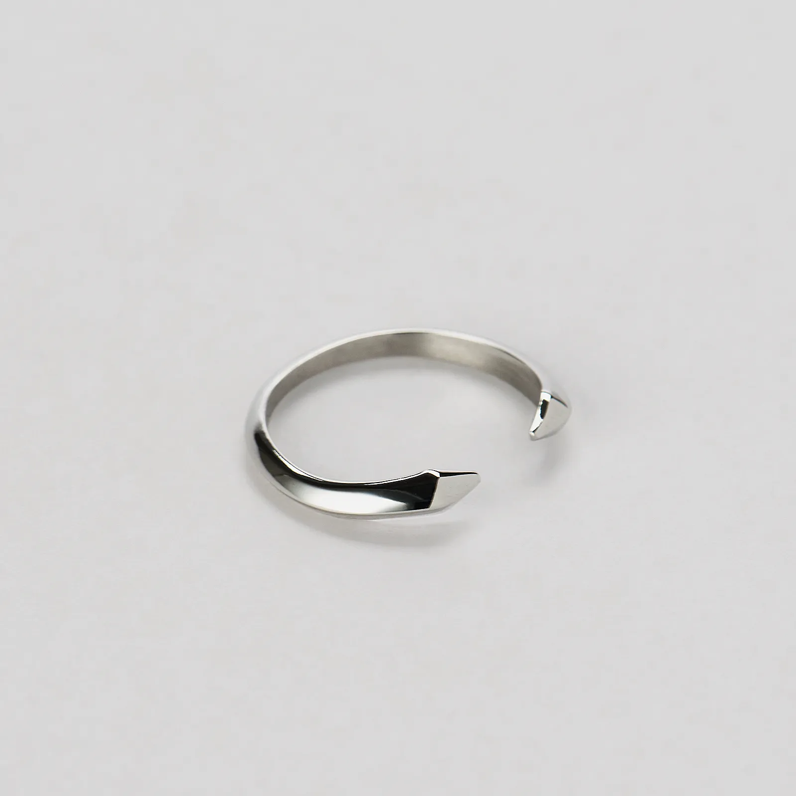 Ring i stål med öppning: Fang