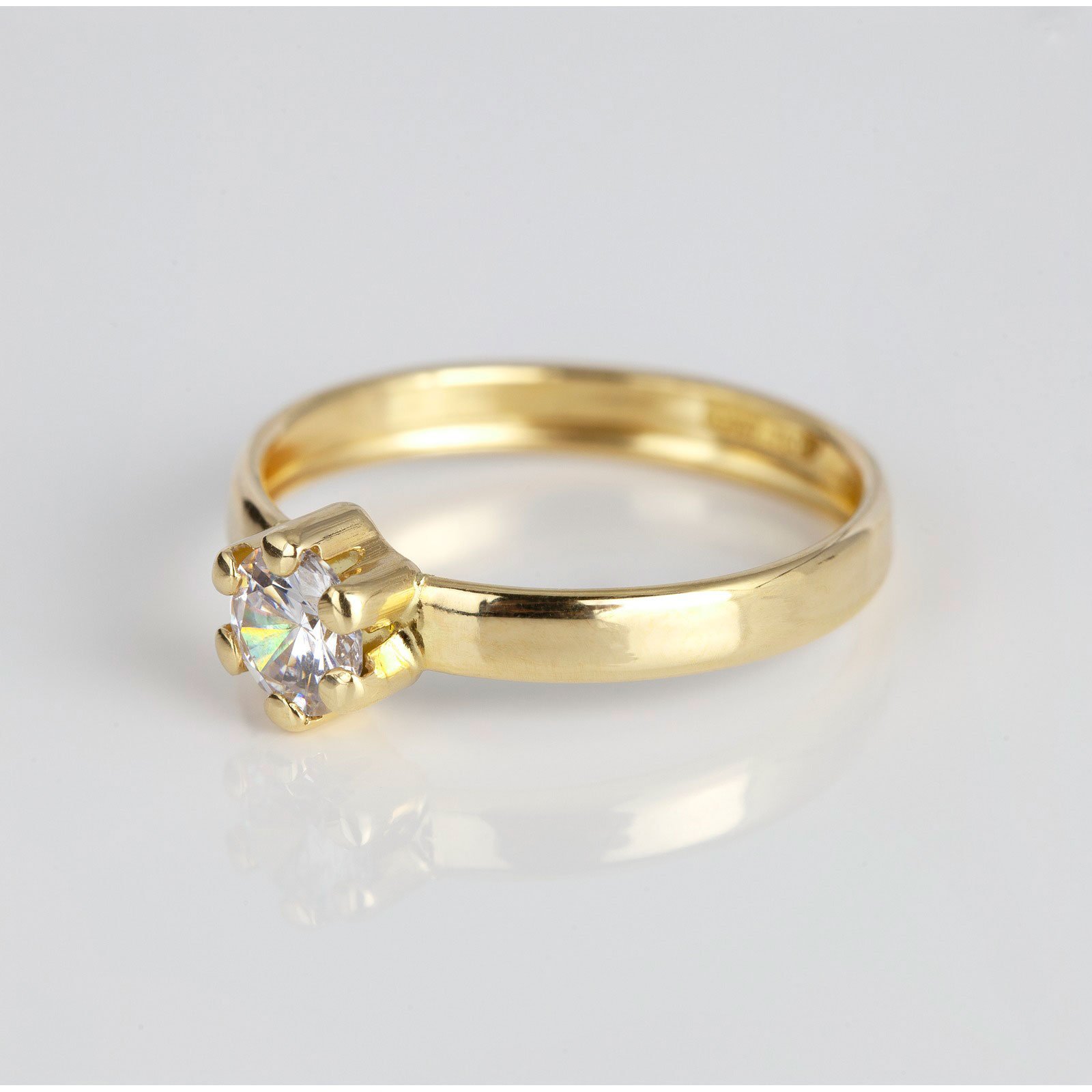 18k guldring med Kubisk Zirkonia