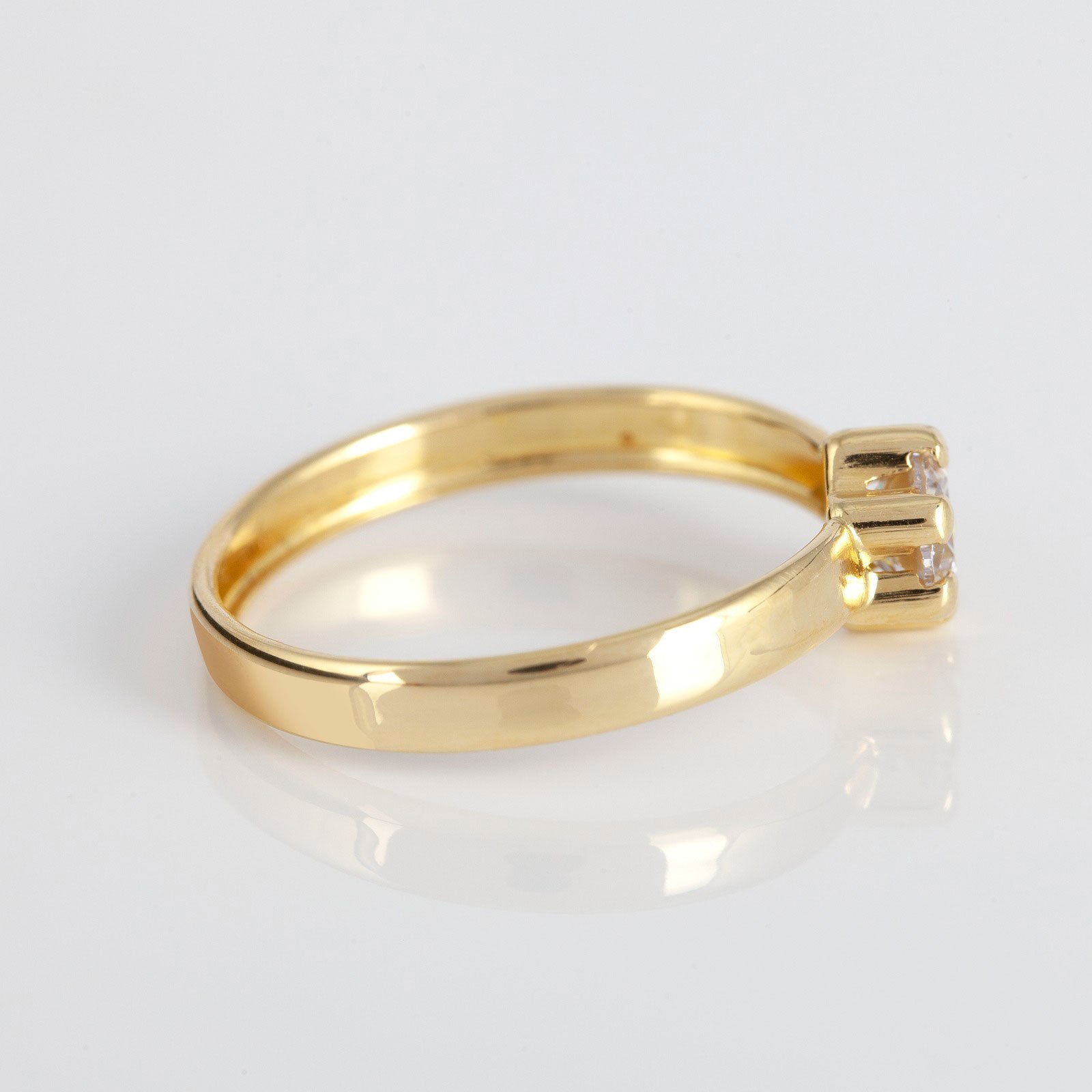 18k guldring med Kubisk Zirkonia
