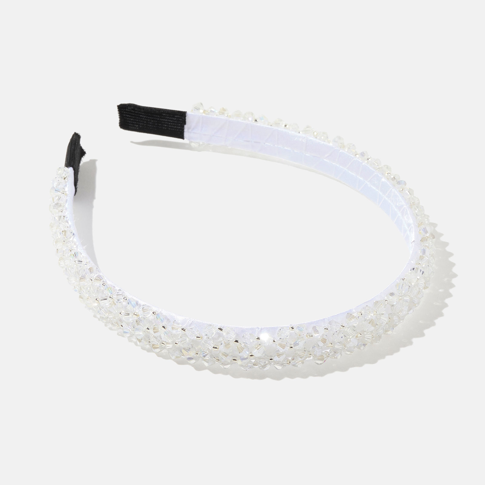 Diadem med vita stenar