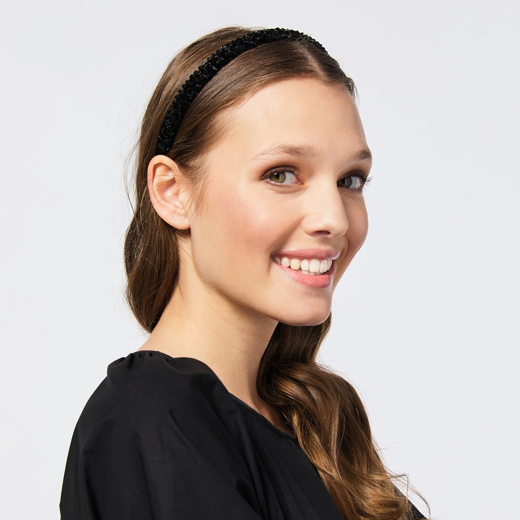 Diadem med svarta stenar