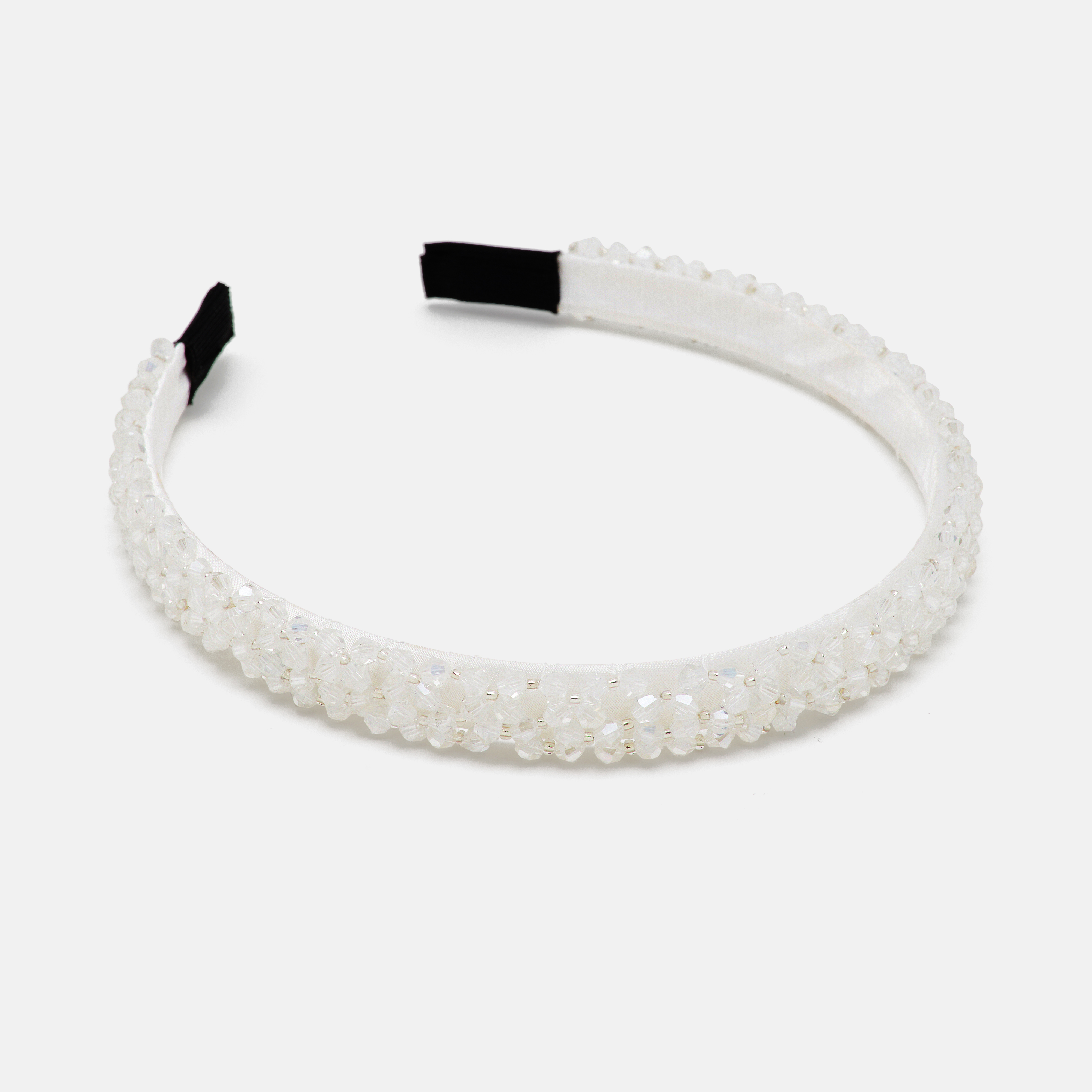 Diadem med vita stenar