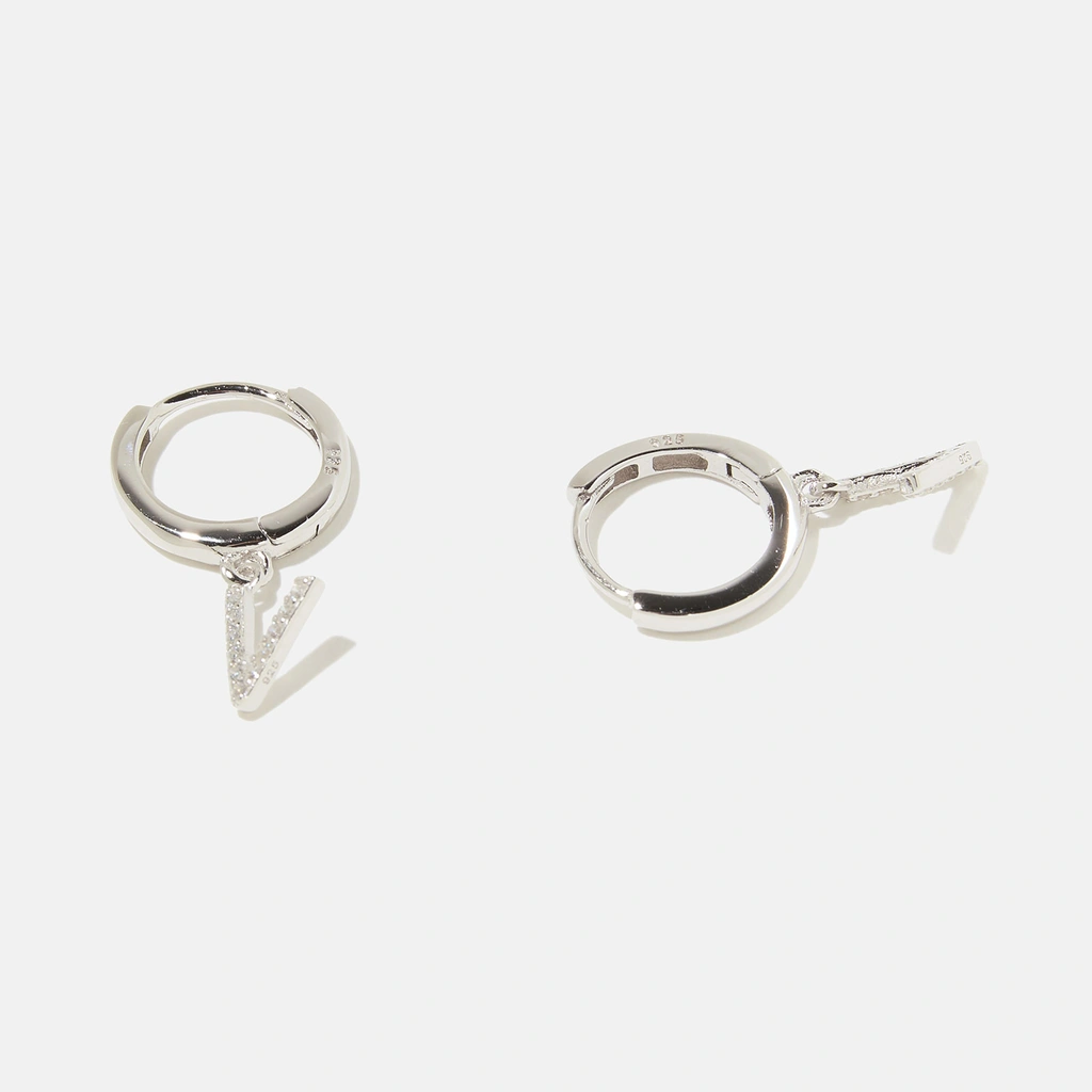 Örhängen äkta silver - hoops, bokstav V