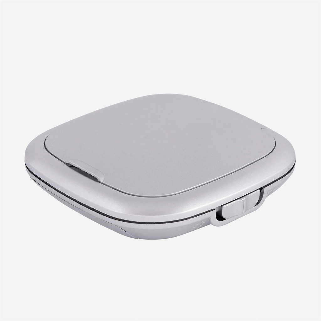 Väckarklocka - silverfärgat reseväckarur