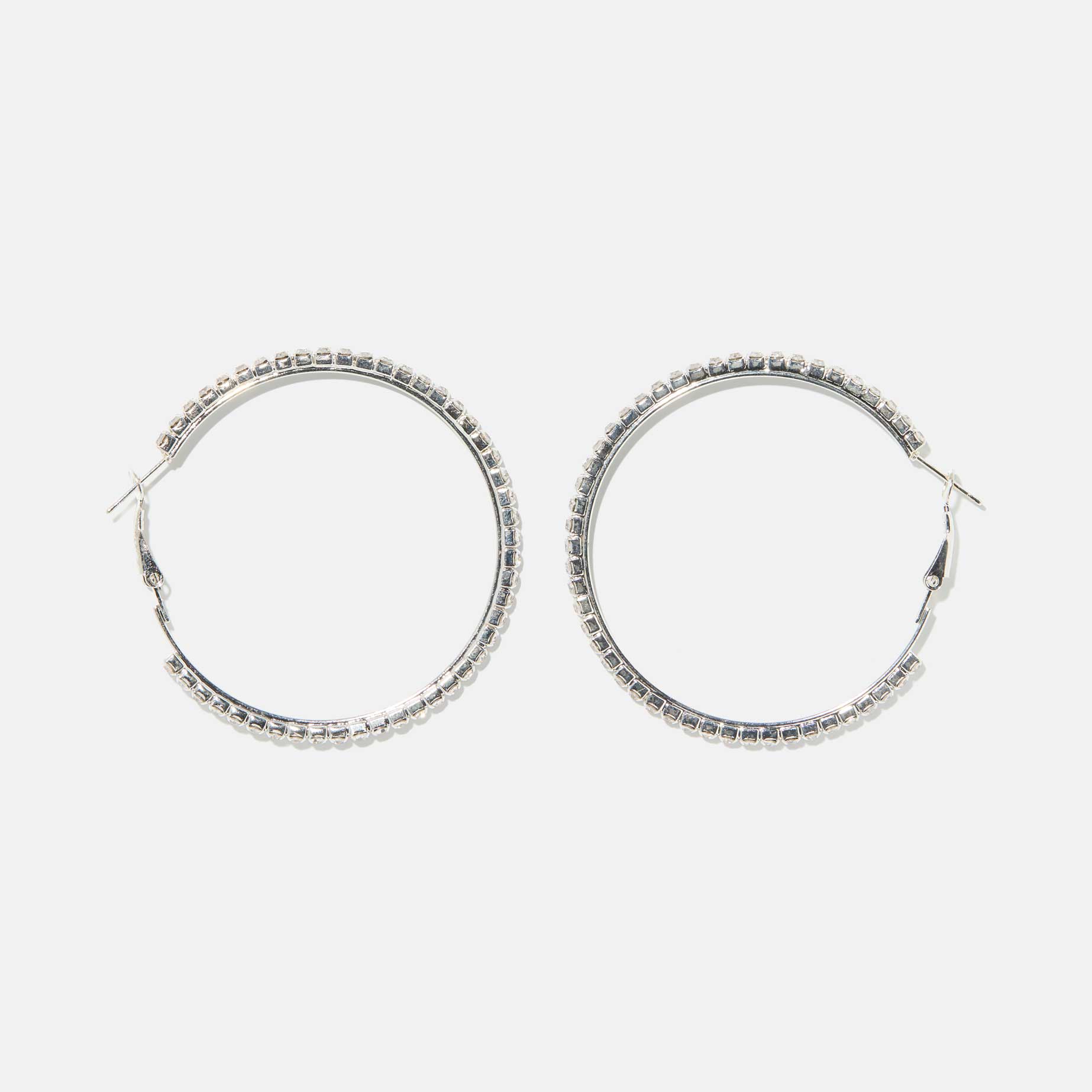 Silverfärgade glittriga hoops 50 mm