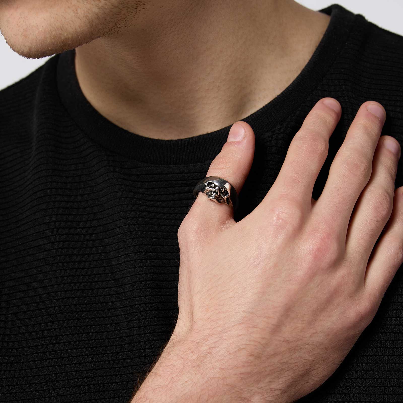 SIlverfärgad ring - herr, döskalle