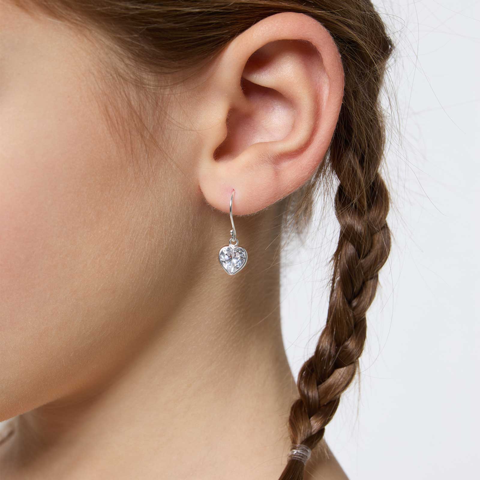 Silverörhängen för barn - hängande vitt hjärta