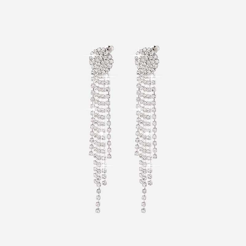 Örhängen - silverfärgade med strass