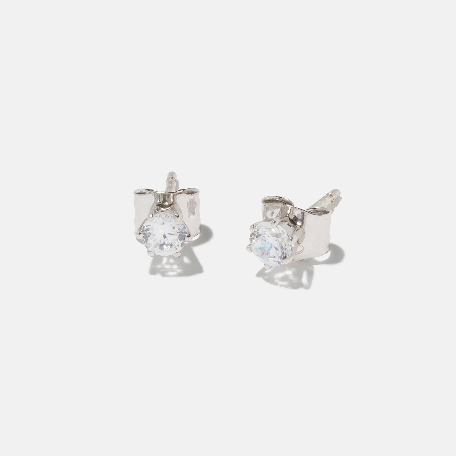 Örhängen Monica 18k vitguld, labbodlade diamanter 0,4 carat - Solitär