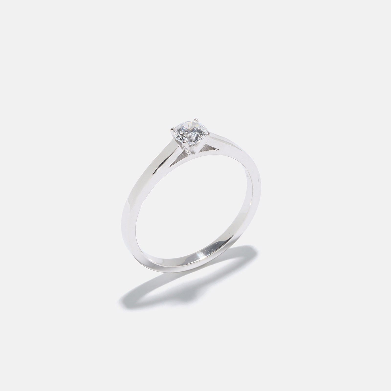 Ring Katarina - 18k vitguld, labbodlad diamant 0,35 carat