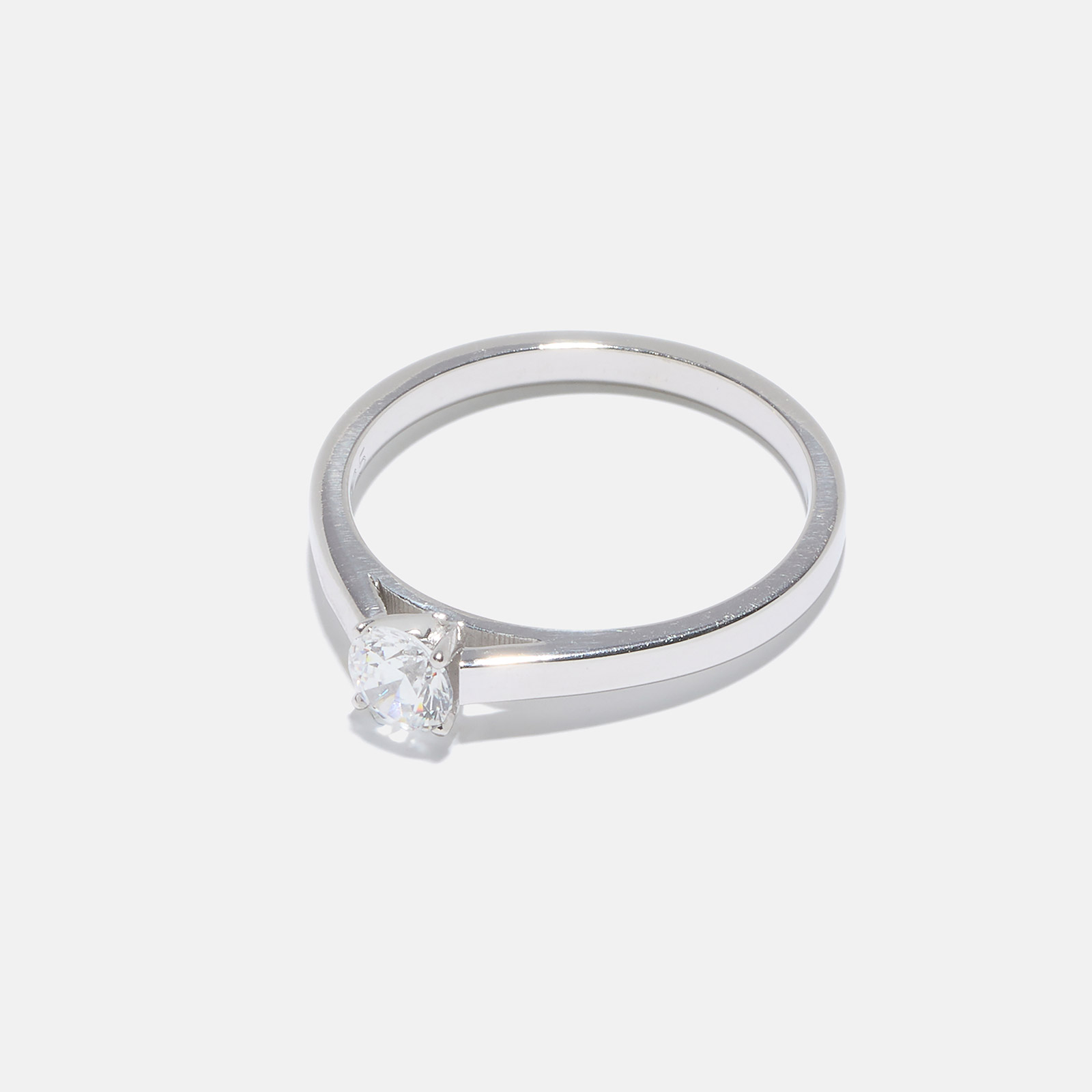Ring Katarina - 18k vitguld, labbodlad diamant 0,35 carat