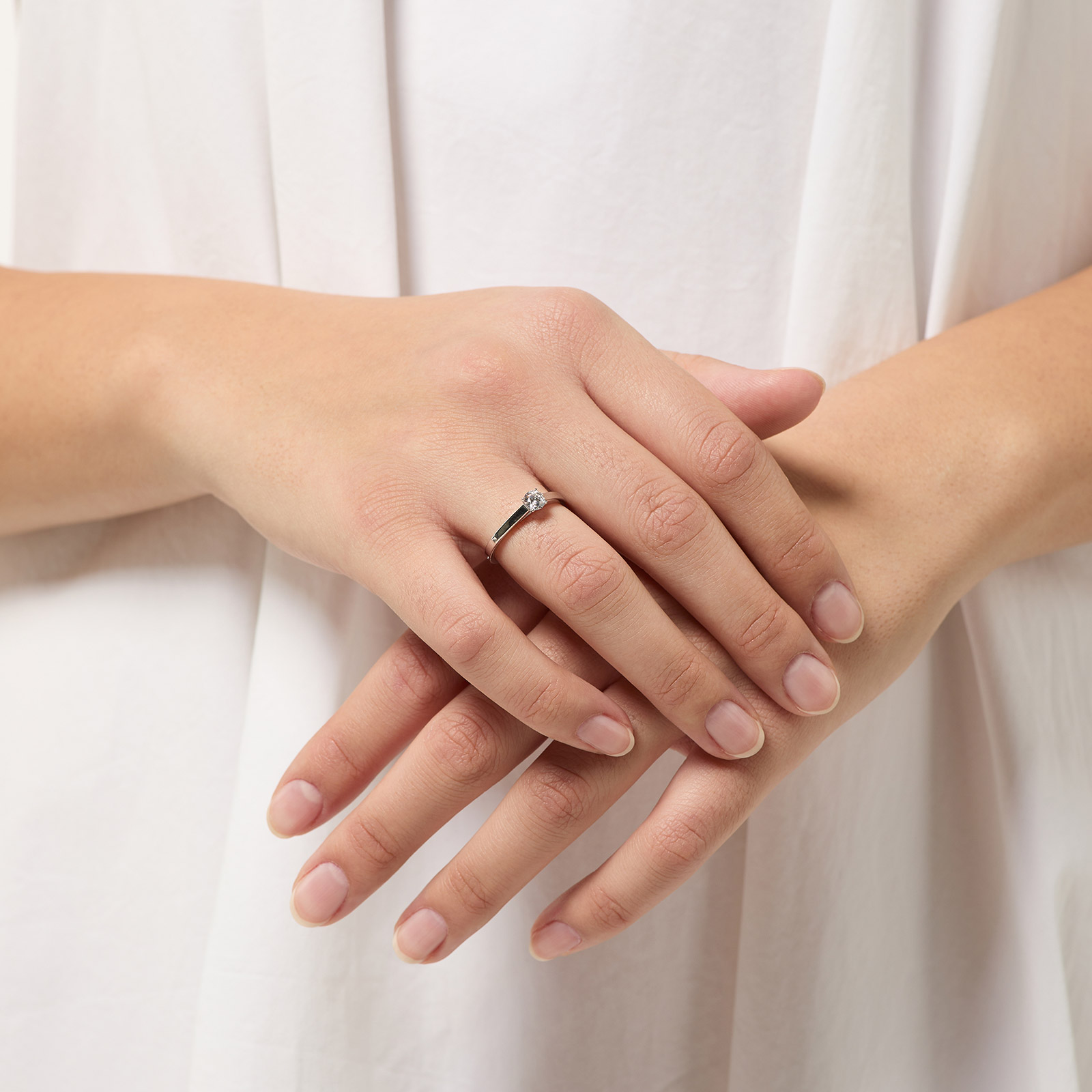 Ring Katarina - 18k vitguld, labbodlad diamant 0,35 carat