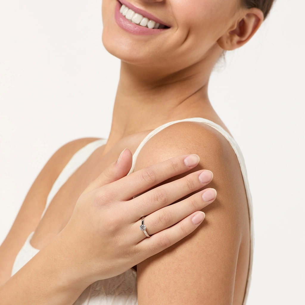 Ring Katarina - 18k vitguld, labbodlad diamant 0,65 carat