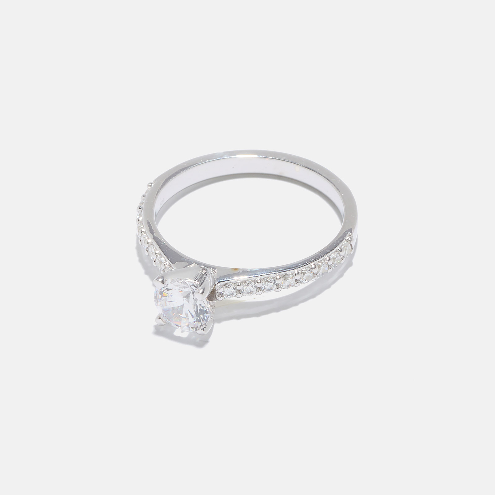 Ring Kerstin - 18k vitguld, labbodlade diamanter 0,7 carat
