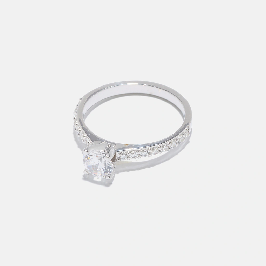 Ring Kerstin - 18k vitguld, labbodlade diamanter 0,7 carat