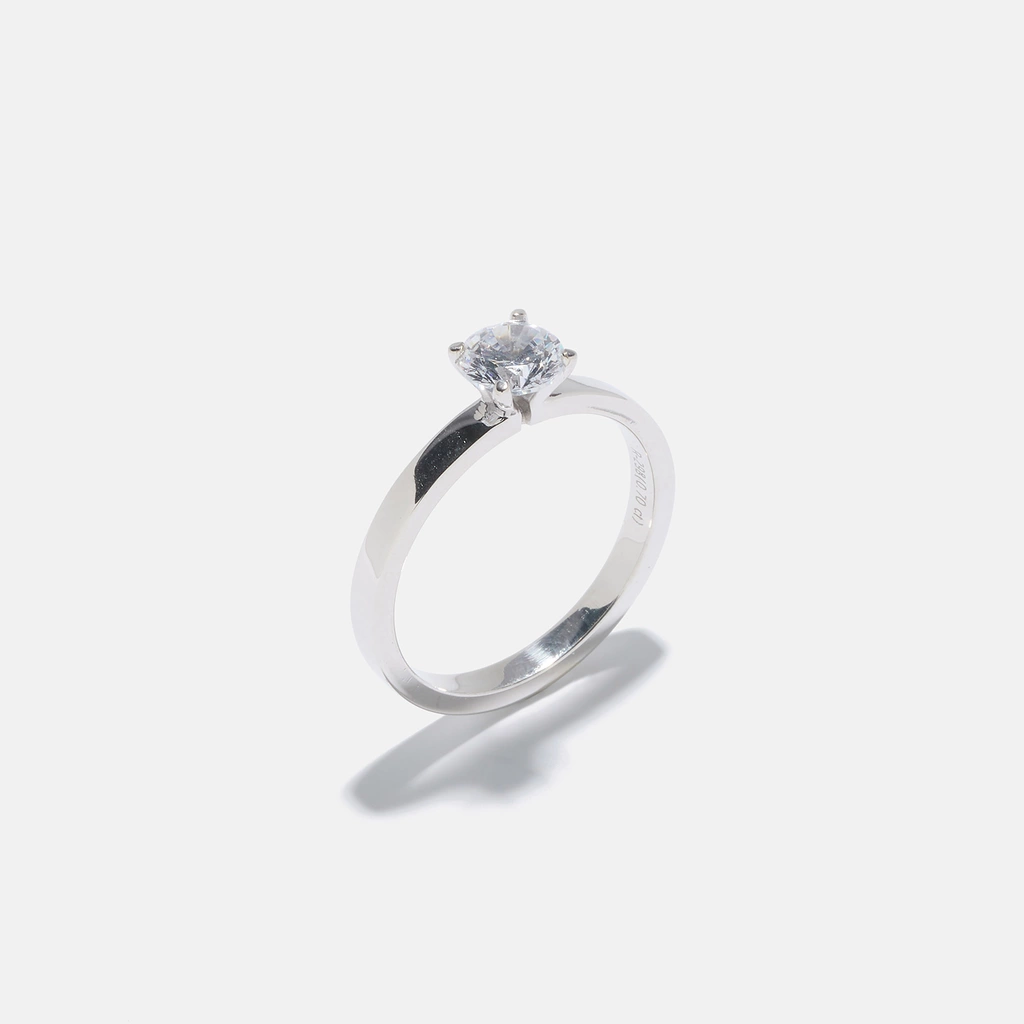Ring Ulrika - 18k vitguld, labbodlad diamant 0,7 carat - 17