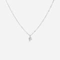 Silverfärgat halsband - bokstav F