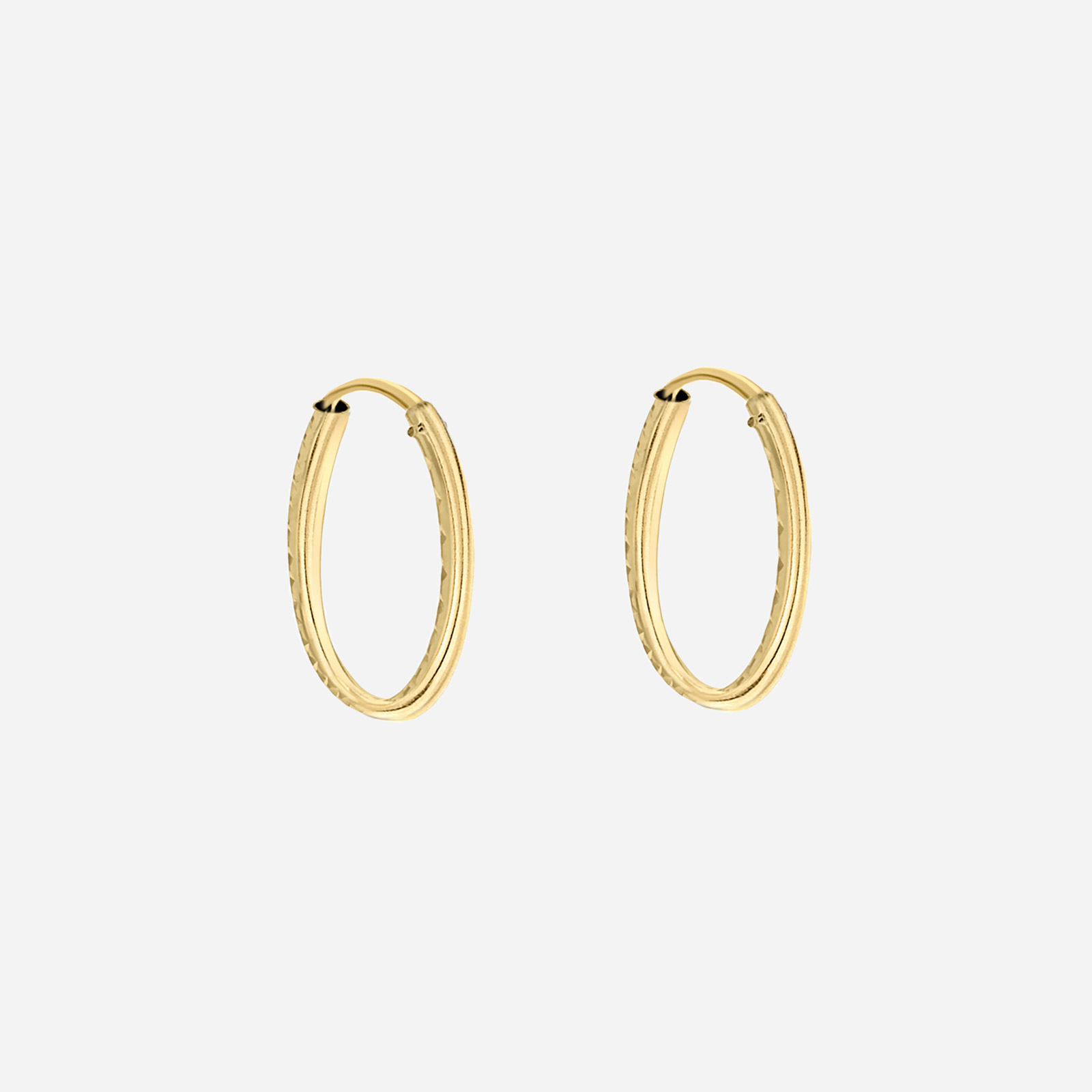 Örhängen 9k guld - platta mönstrade hoops 16 mm