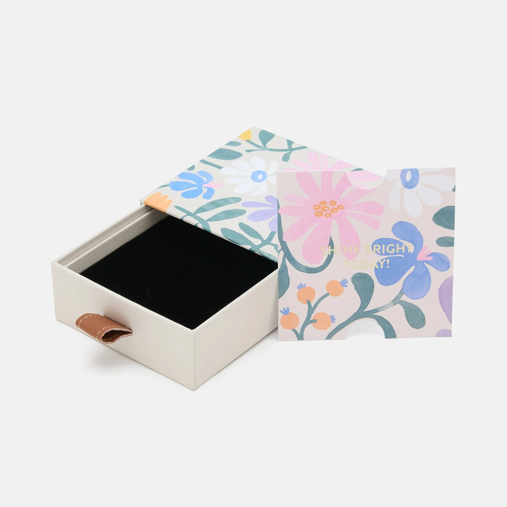 Presentask för större smycken - blommig 10x10x4 cm