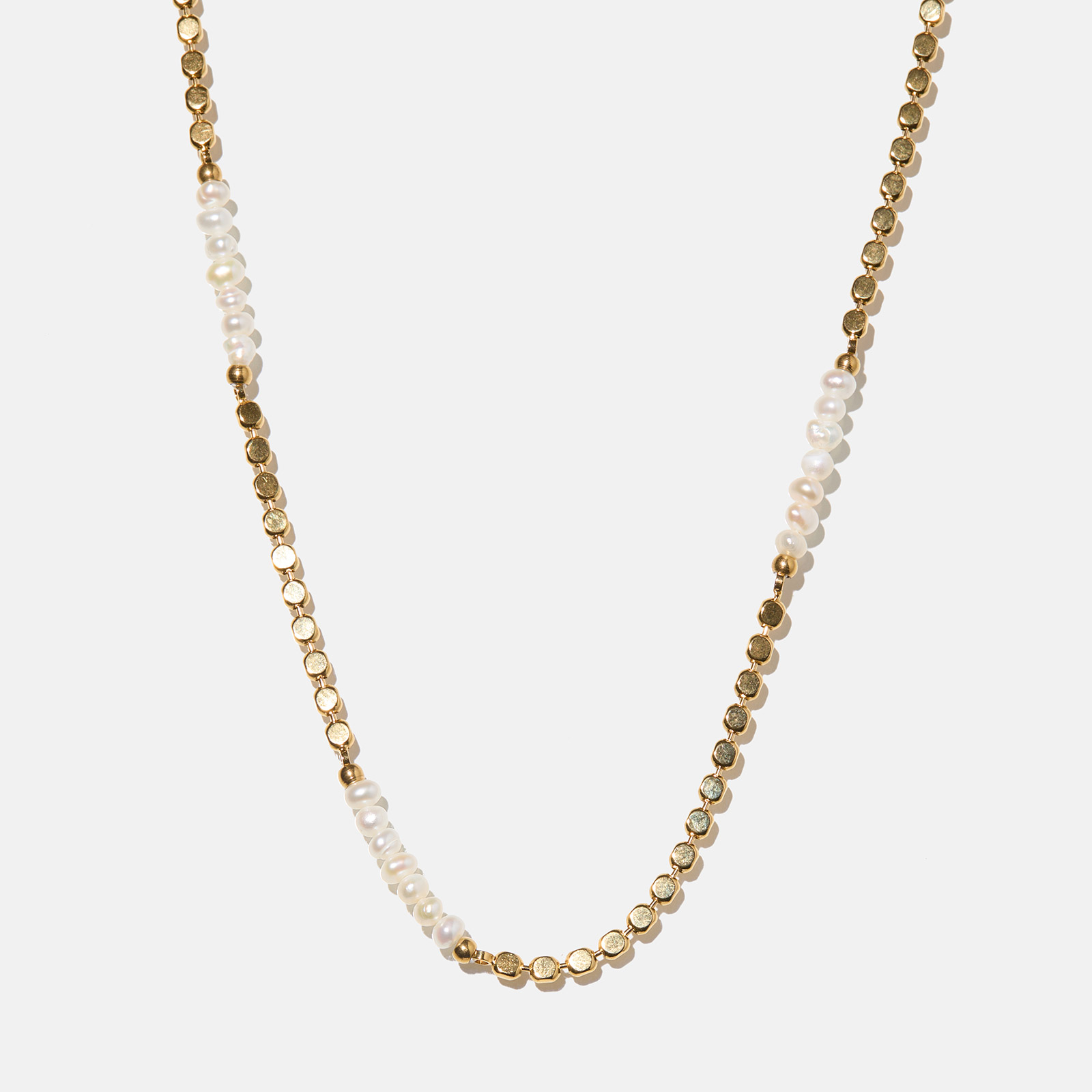 Guldpläterat stålhalsband med pärlor - 35+5cm