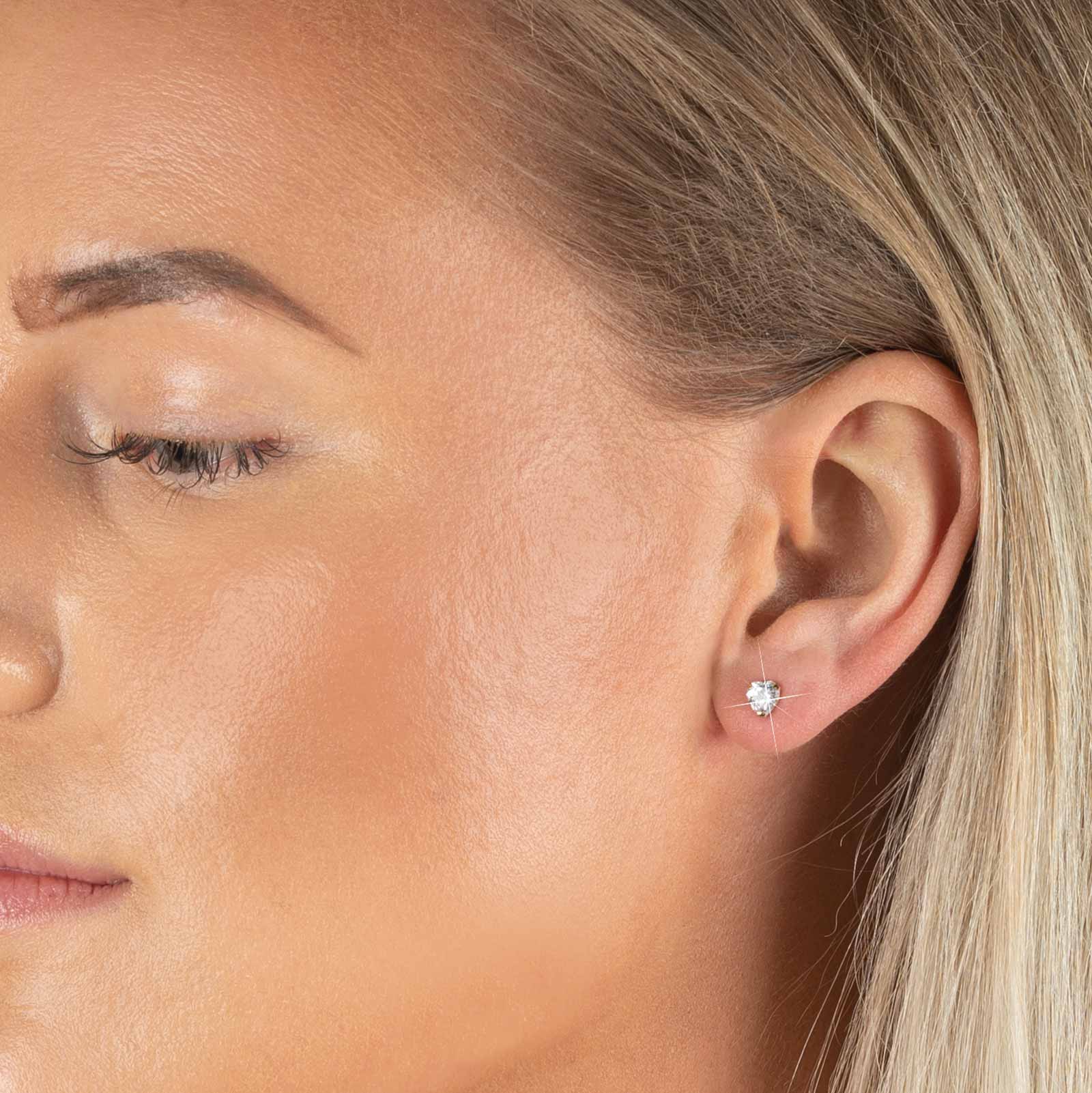 Örhängen 18k guld med Kubisk Zirkonia - Hjärtan 5,3 mm